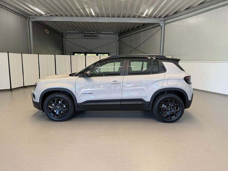 Jeep Avenger (2025) 4xe Upland 1.2 Turbo e-Hybrid - fotka 2 z 22