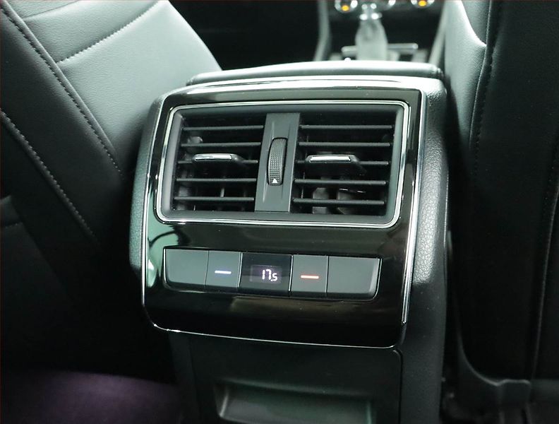 Škoda Superb (2023) Laurin&Klement 2.0 TDI - fotka 24 z 27