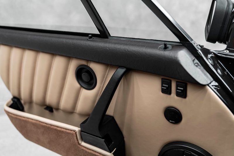 Porsche 911 SC - fotka 20 z 28