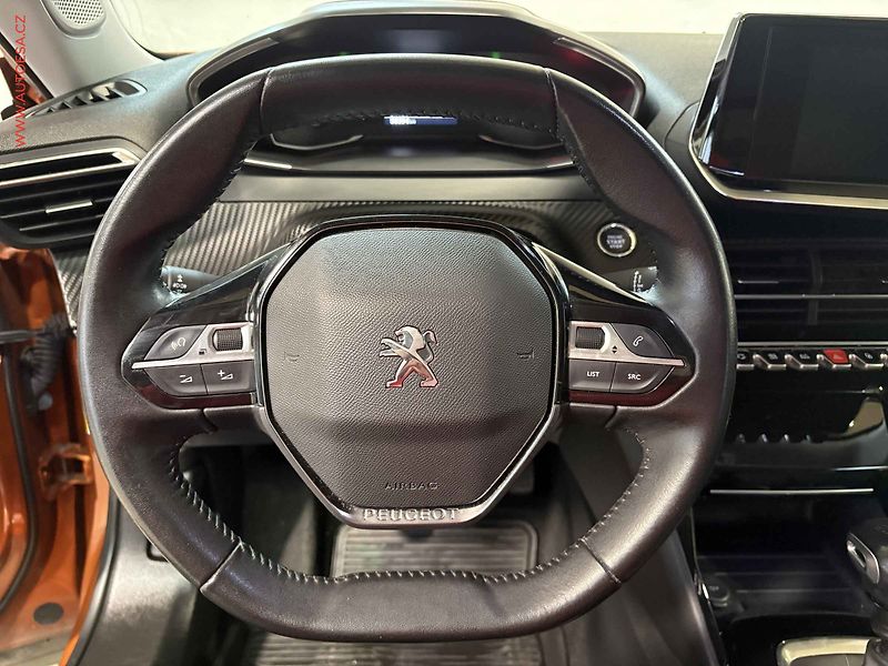 Peugeot 2008 (2021) 1.2PT, 1.maj,ČR, servis - fotka 15 z 16
