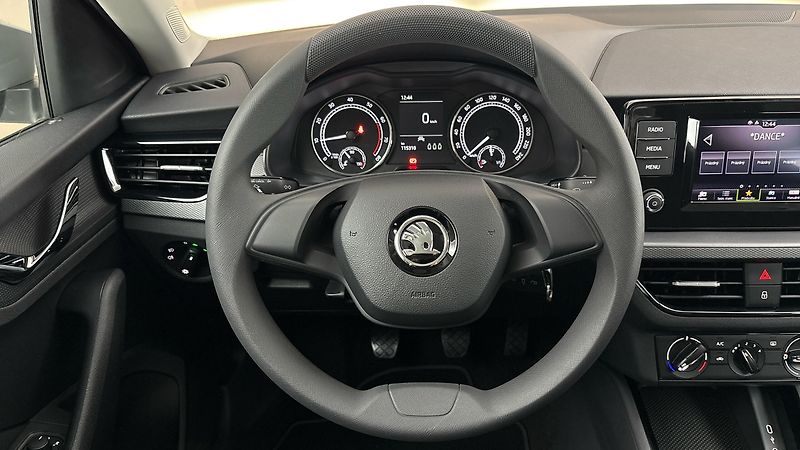 Škoda Scala 1.0 TSI Ambition - fotka 9 z 23
