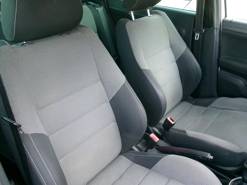 Škoda Fabia (2012) 1,2 TSI KLIMA ALU HF BT - fotka 19 z 25