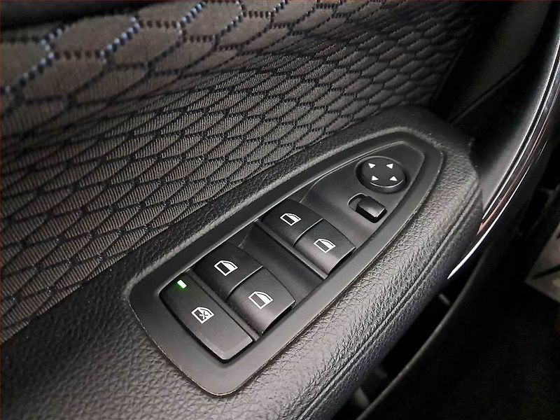 BMW Řada 1 (2015) 116d, Navi, Xenony - fotka 17 z 18