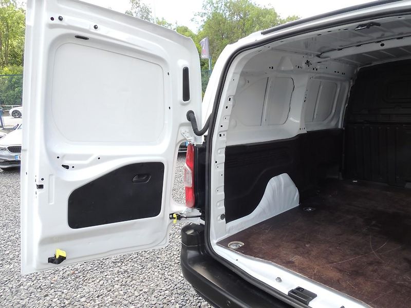 Fiat Dobló cargo (2023) 1.5HDi,L2,ČR,1.majitel - fotka 17 z 30