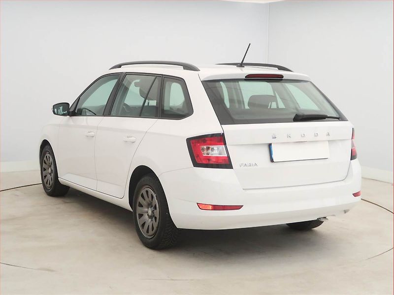 Škoda Fabia (2022) 1.0 TSI, Serv.kniha - fotka 4 z 15