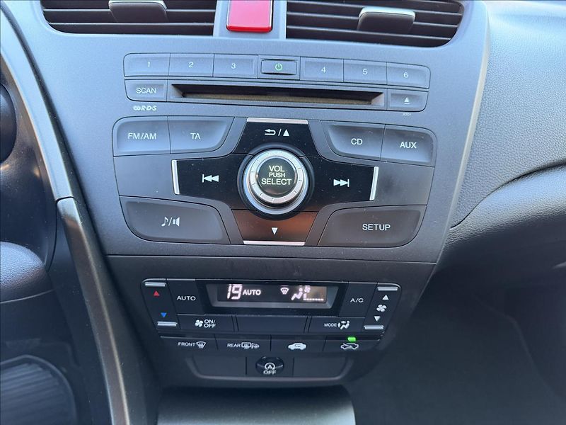 Honda Civic 1,8 i-VTEC COMFORT - fotka 17 z 20