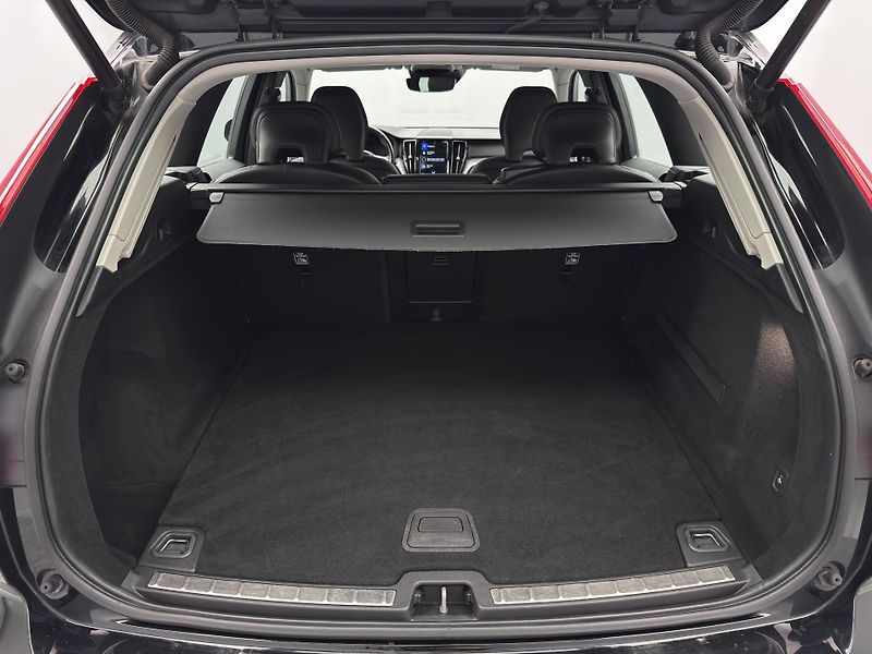 Volvo XC60 D4 AWD MOMENTUM CZ 1.maj - fotka 4 z 39