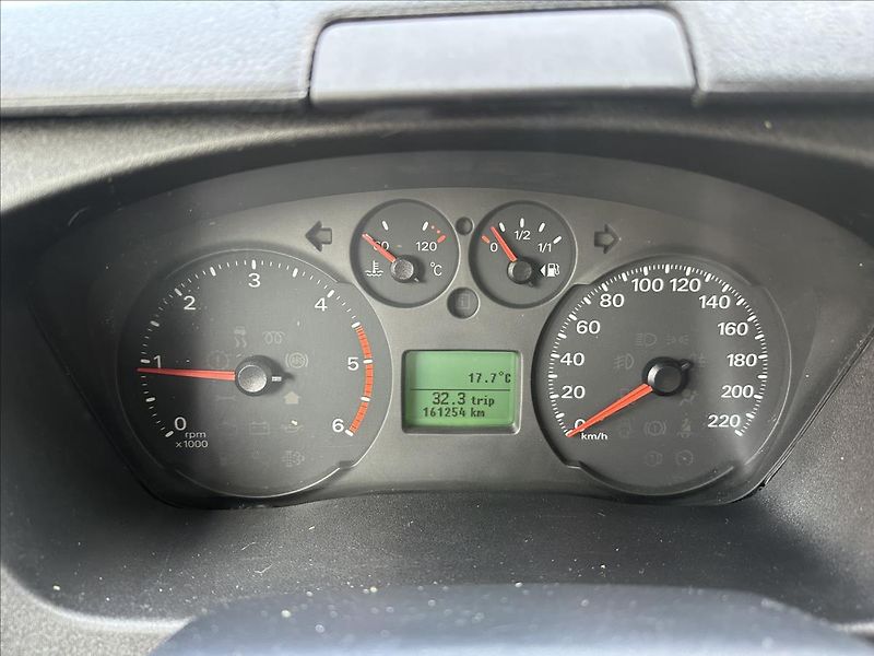Ford Transit 2,2 TDCI obytná vestavba - fotka 13 z 32