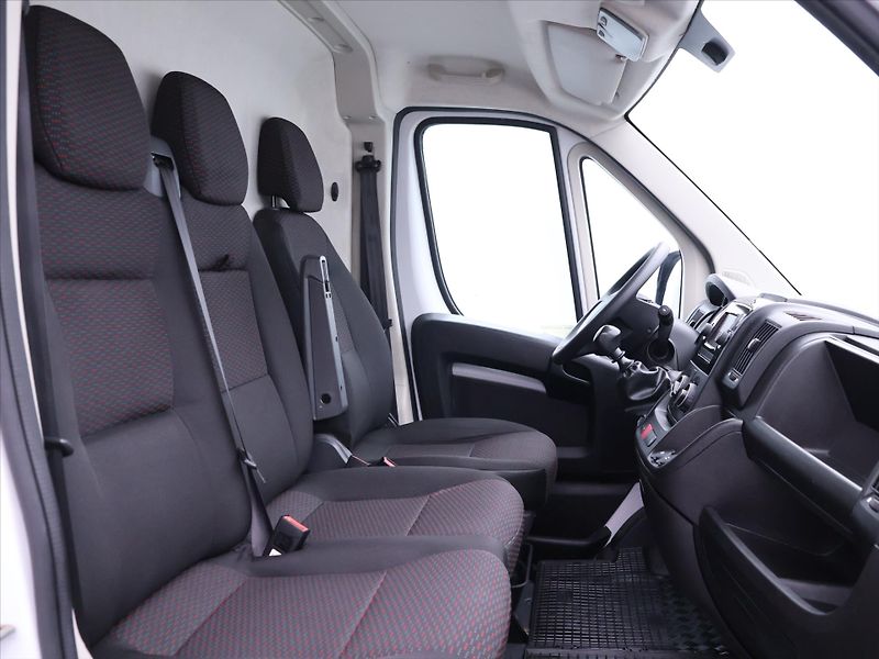 Opel Movano 2,2 CDTi  CZ Klima Tempomat DP - fotka 11 z 26
