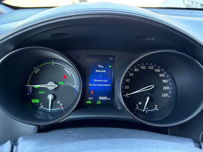 Toyota C-HR 1.8 Hybrid Premium - fotka 9 z 20