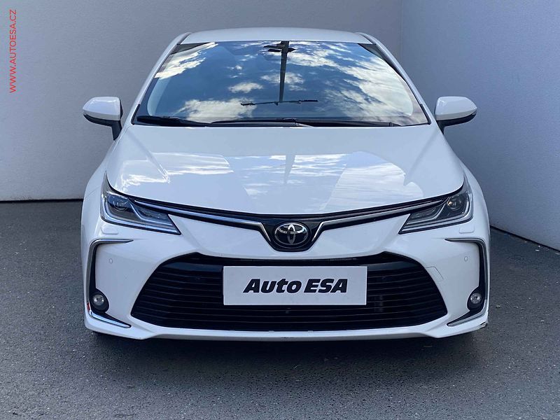 Toyota Corolla (2023) 1.5i, 1.maj,ČR, servis.kniha - fotka 2 z 20