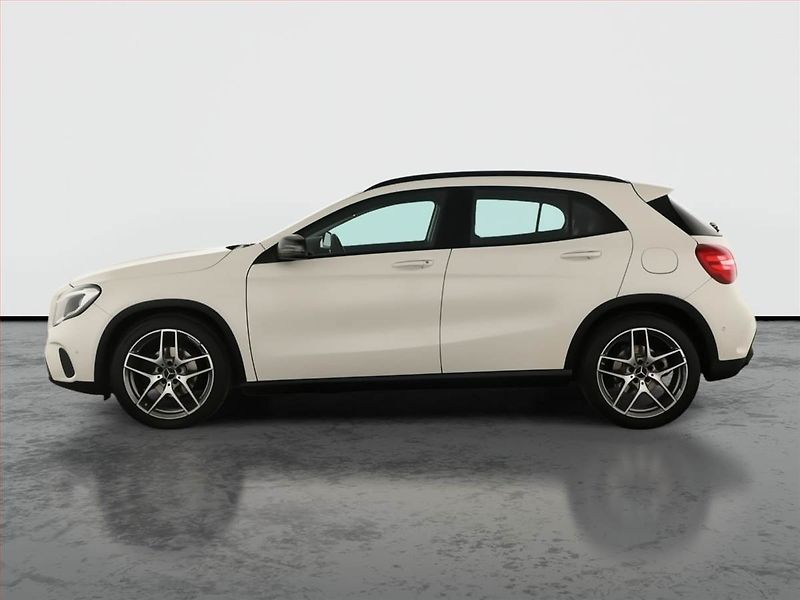Mercedes-Benz GLA (2017) 220 d 4MATIC, 4X4 - fotka 3 z 21