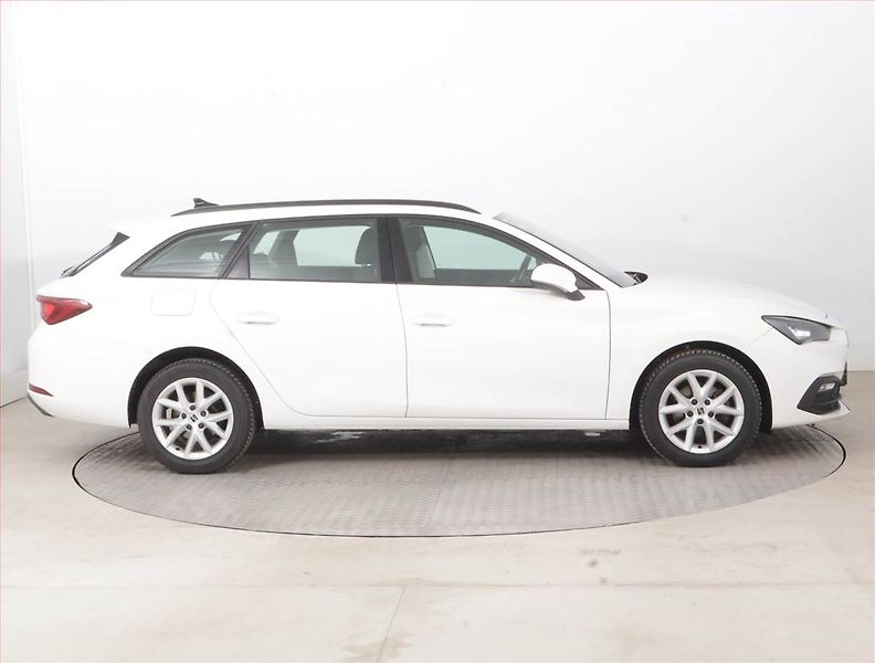 Seat Leon (2022) Style 1.5 TSI, Serv.kniha - fotka 6 z 15