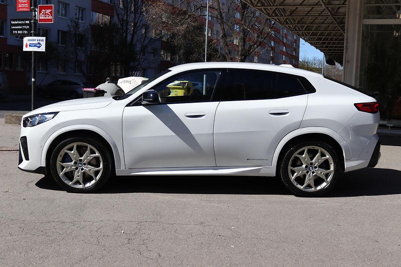 BMW X2 M35i XDRIVE U10 221kW DPH ČR - fotka 15 z 49