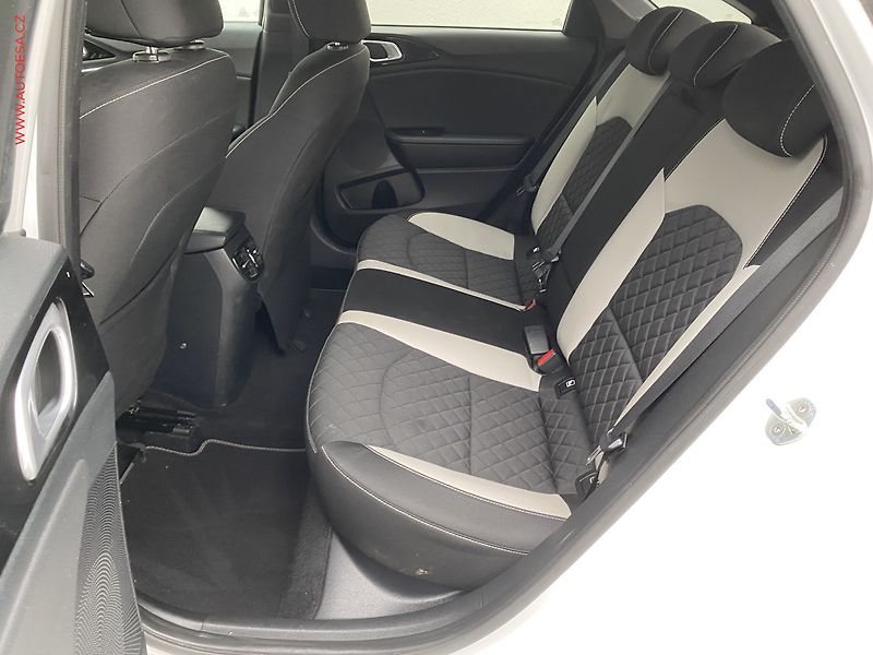 Kia ProCeed (2021) 1.5 T-GDi, GT Line, navi, TZ - fotka 10 z 18