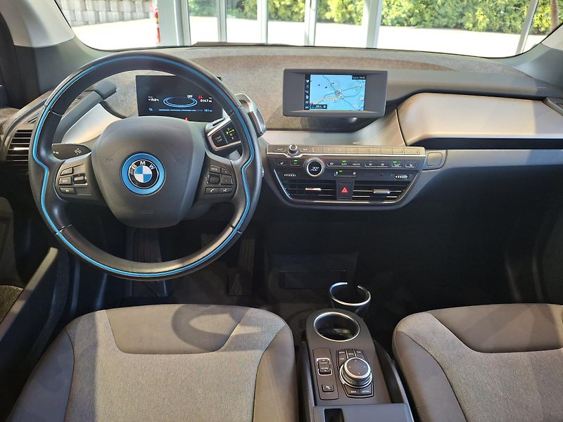 BMW i3 120Ah - fotka 9 z 17