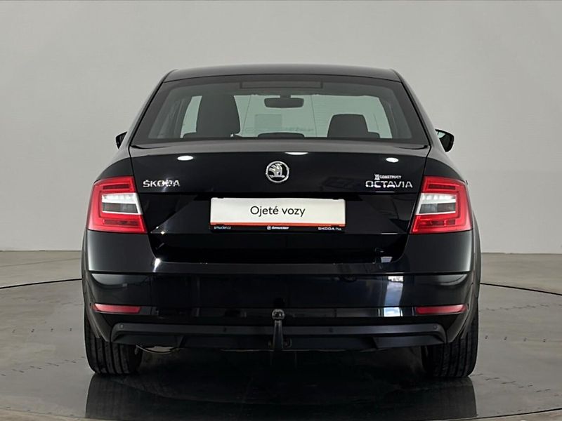 Škoda Octavia Ambition - fotka 17 z 28