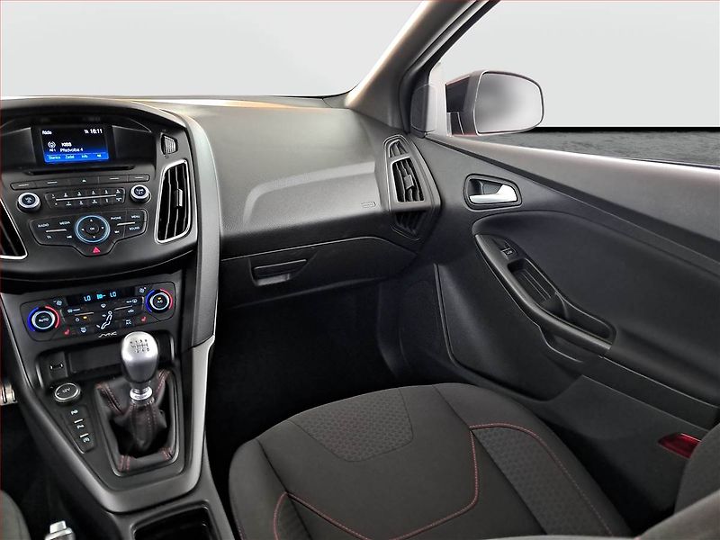 Ford Focus (2017) 1.5 EcoBoost, Serv.kniha, Navi - fotka 8 z 19