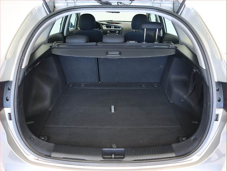 Kia Ceed (2014) 1.4 CVVT, Tempomat - fotka 14 z 17