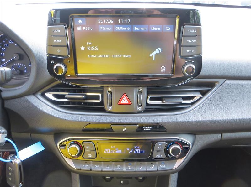 Hyundai i30 1,5 T-GDI mHEV Smart 117 kW - fotka 17 z 25