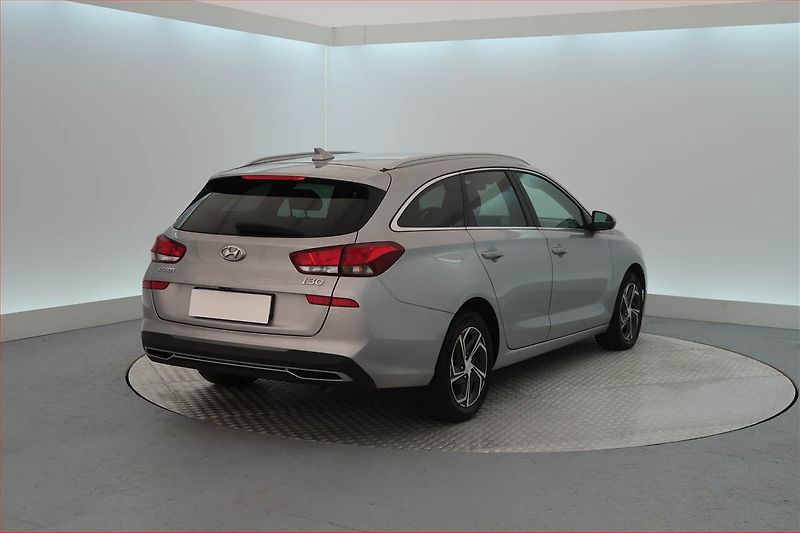 Hyundai i30 (2023) Smart 1.0 T-GDI - fotka 5 z 17
