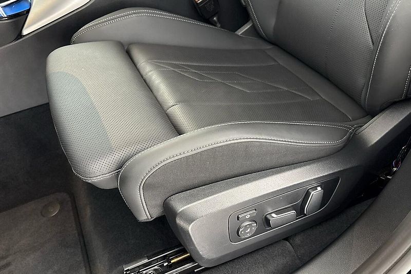 BMW X3 M50 xDrive - fotka 7 z 26