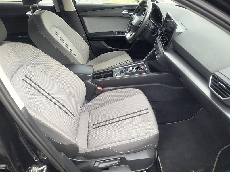 Seat Leon 1.0 eTSi AT 81KWNAVI/MATRIXLED - fotka 26 z 67