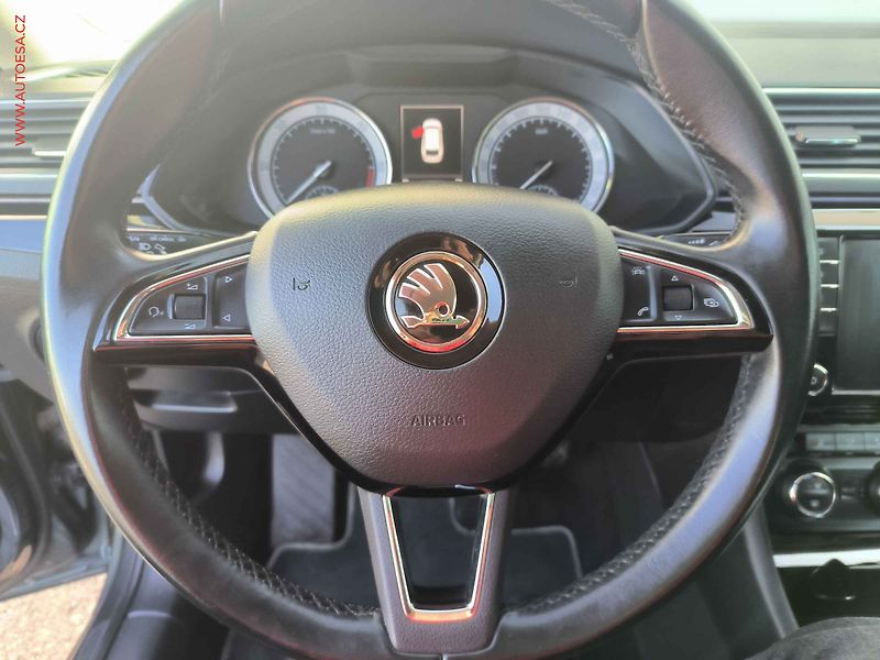 Škoda Superb (2016) 2.0 TDi, L&K, DSG - fotka 20 z 27