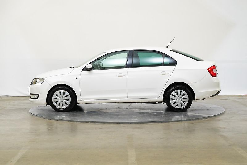 Škoda Rapid - fotka 3 z 23