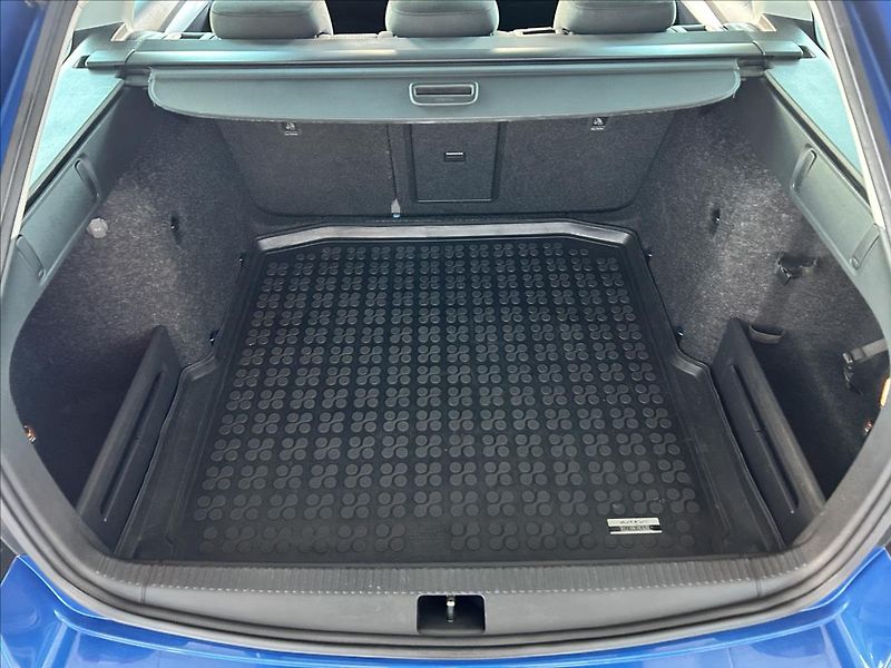 Škoda Octavia 1,8   TSI 132kW,STYLE,2.MAJITE - fotka 23 z 24