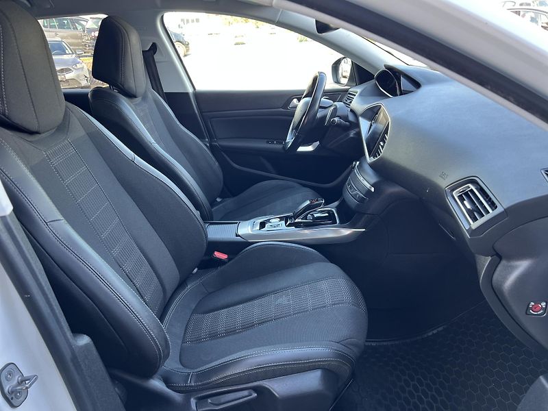 Peugeot 308 1.5HDi KLIMA KAMERA NAVI ALU - fotka 33 z 44