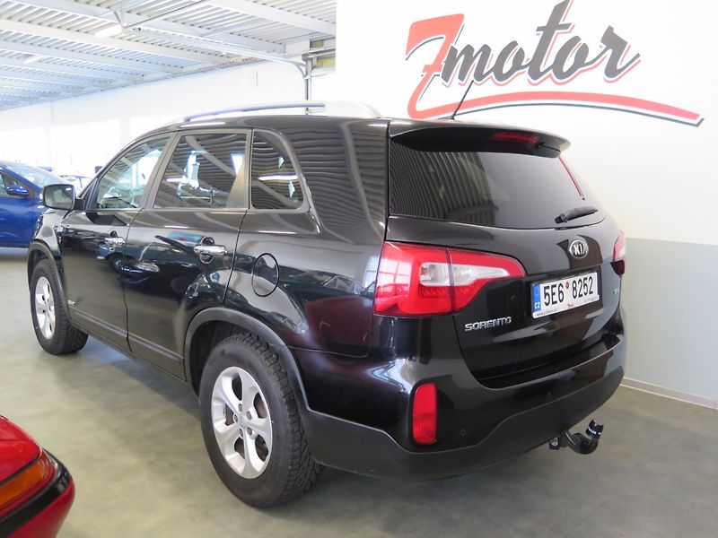 Kia Sorento (2013) 2.2CRDi,4x4,kamera,tažné - fotka 2 z 28
