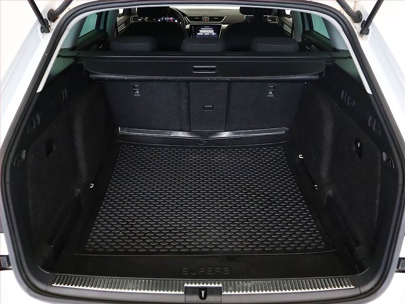 Škoda Superb (2022) Ambition 2.0 TDI, Automat - fotka 12 z 16