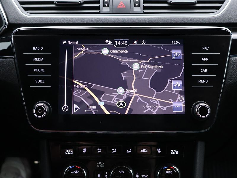 Škoda Superb 2,0 TDI DSG L&K DPH CZ - fotka 28 z 45