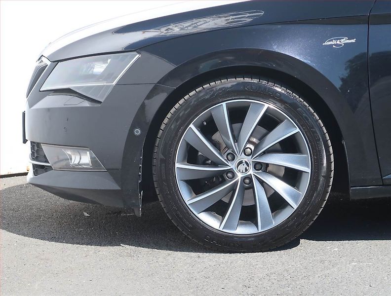 Škoda Superb (2019) Laurin&Klement 2.0 TDI - fotka 15 z 26