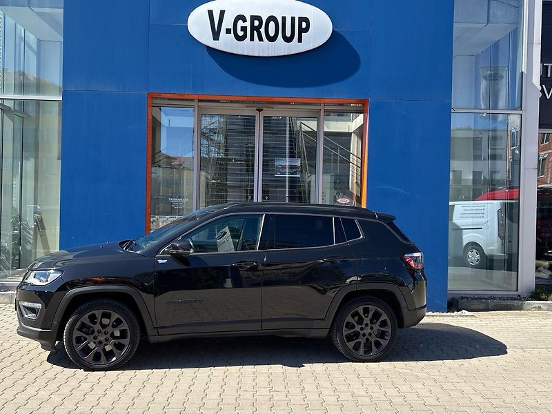 Jeep Compass (2020) S Limited PHEV 190k - fotka 13 z 37