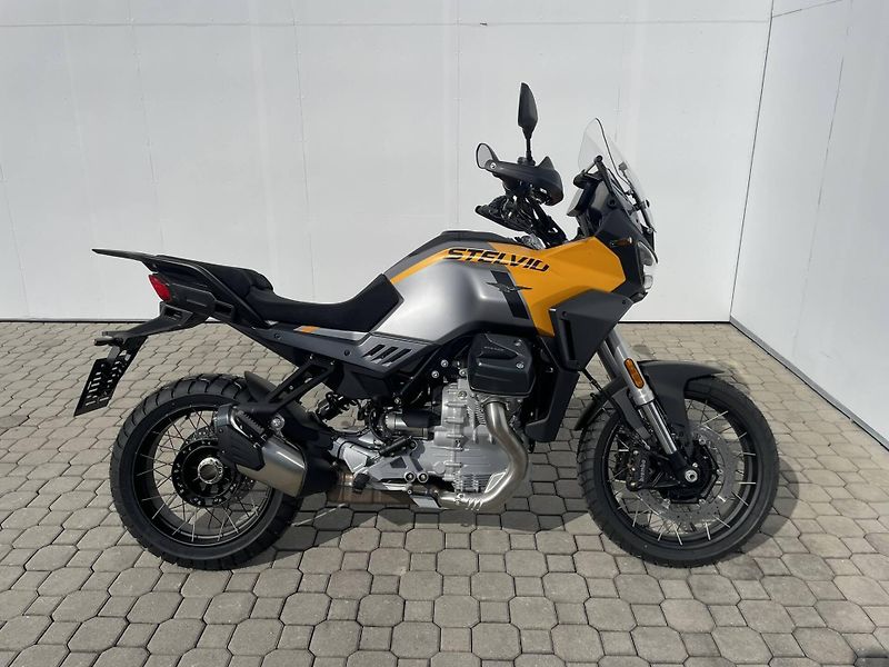 Moto Guzzi (2026) V100 Stelvio ARAS E5+ - fotka 2 z 11