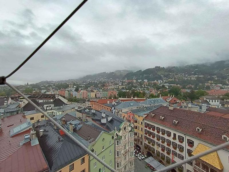 Kouzlo podzimu v Alpách. Tyrolsko hraje všemi barvami: Innsbruck, Muttereralm, Leutascher Geisterklamm, Swarovski Kristallwelten ve fotogalerii Deníku