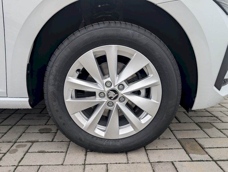 Škoda Scala (2025) 1,0 TSI / 85 kW DSG Top Select - fotka 15 z 29