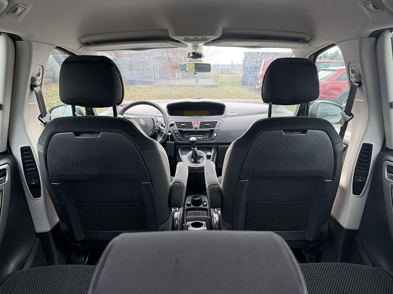 Citroën C4 Picasso 1.8i 16V - fotka 11 z 23