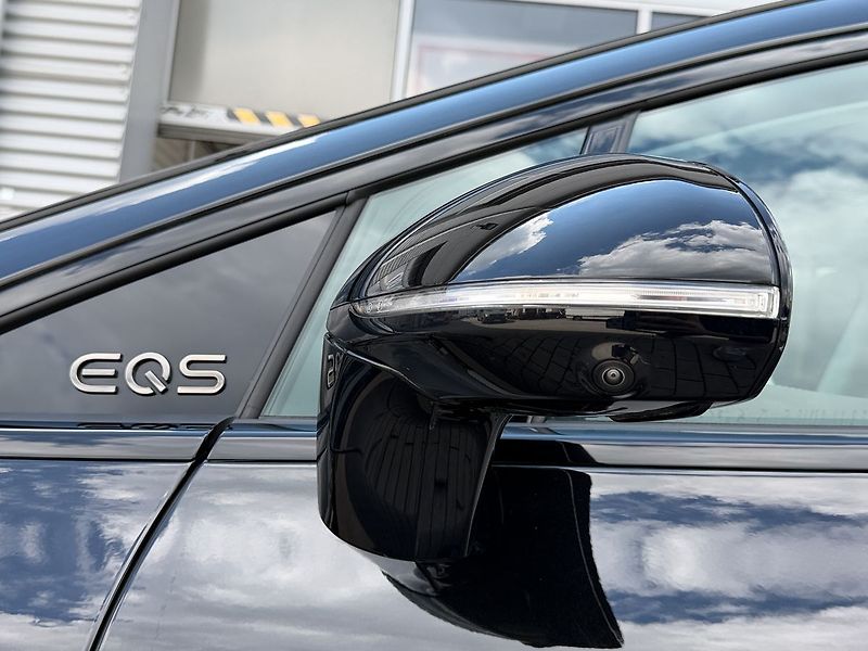 Mercedes-Benz EQS 53 4MATIC+ Electric Art Editio - fotka 24 z 48