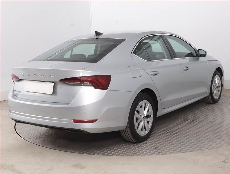 Škoda Octavia (2023) 2.0 TDI - fotka 5 z 15