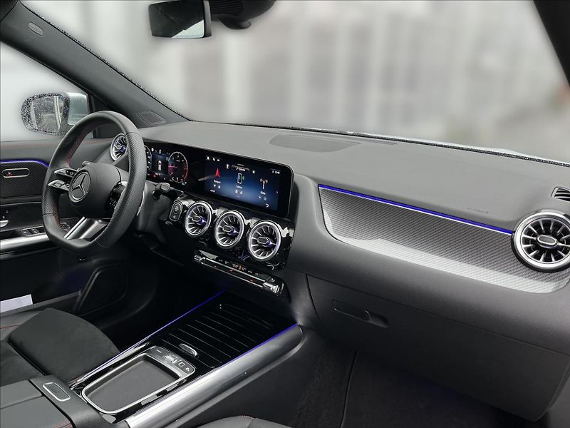 Mercedes-Benz GLA 200 d 4MATIC AMG Style Edition - fotka 14 z 21