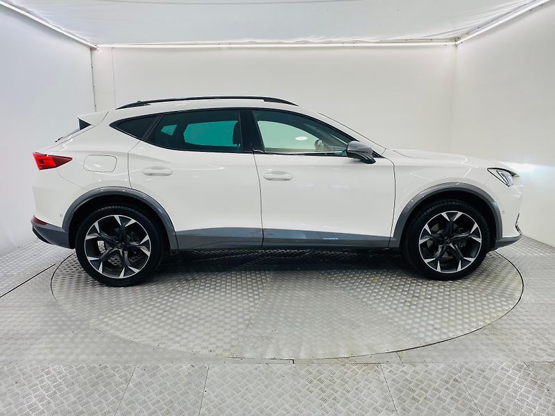 Cupra Formentor 1,5 1,5TSI 110kW DSG - fotka 22 z 23