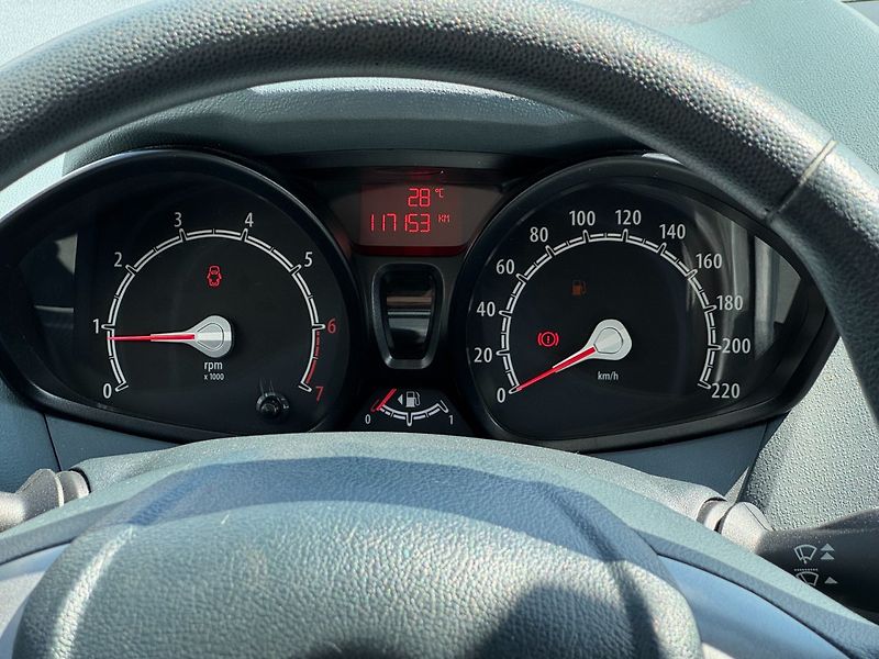 Ford Fiesta (2011) 1.25i 44kW - fotka 17 z 31