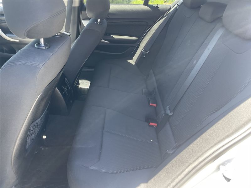 BMW Řada 1 2,0 d 110kw xDrive - fotka 8 z 33