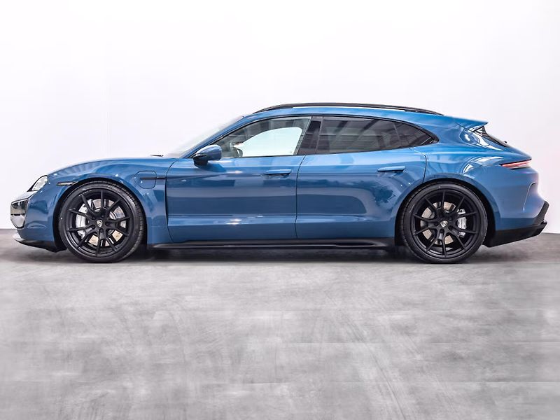 Porsche Taycan Turbo Sport Turismo HuD InnoDr - fotka 3 z 21