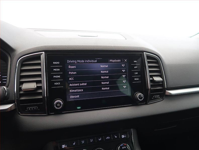Škoda Karoq (2022) 1.5 TSI, digi klima - fotka 20 z 28