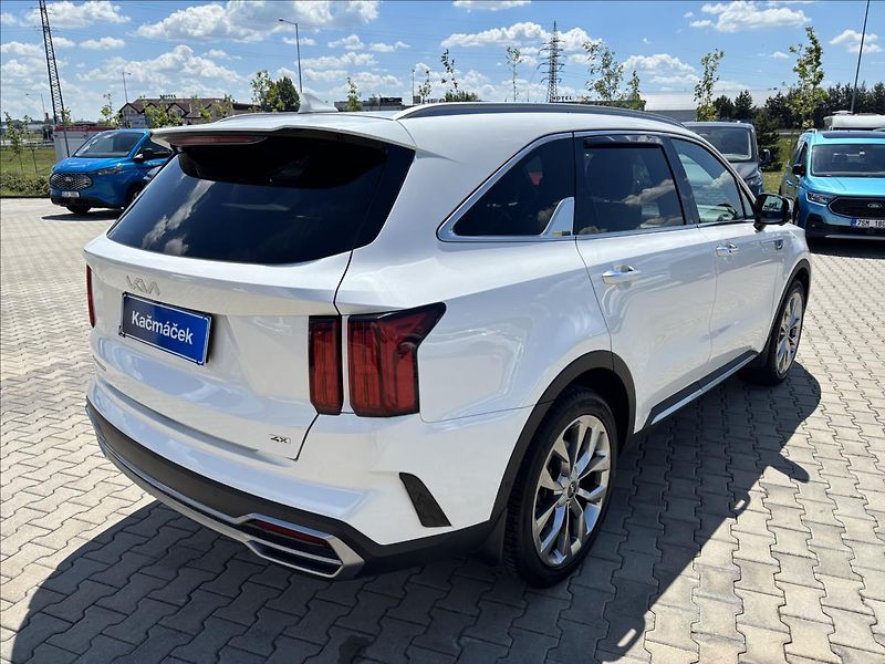 Kia Sorento 2,2 CRDi SCR 4x4 142kW Top - fotka 3 z 53