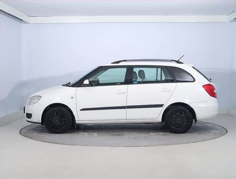 Škoda Fabia (2008) Ambition 1.2 12V, Serv.kniha - fotka 3 z 14
